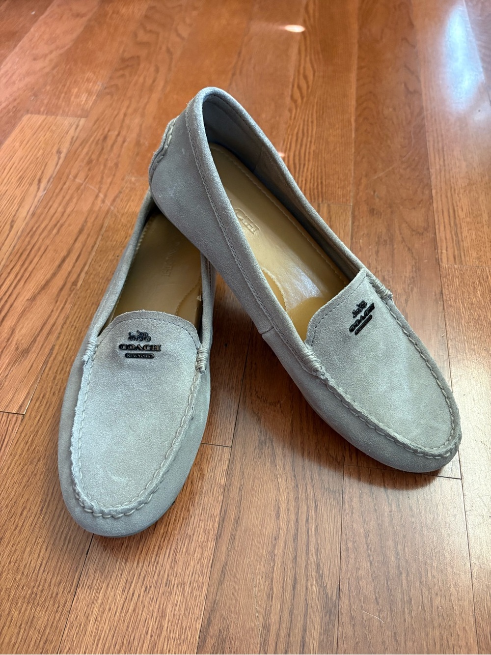 Coach Mary Lock Up Women's Light Grey Suede Loafers. Size 10